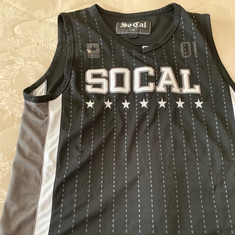Socal shirt size L